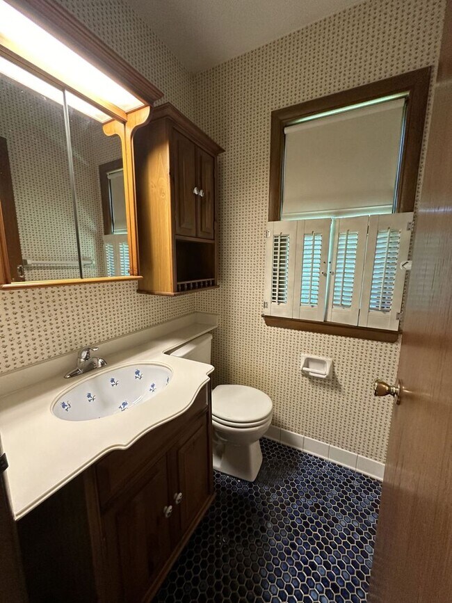 Building Photo - Spacious Ranch in Elm Grove!