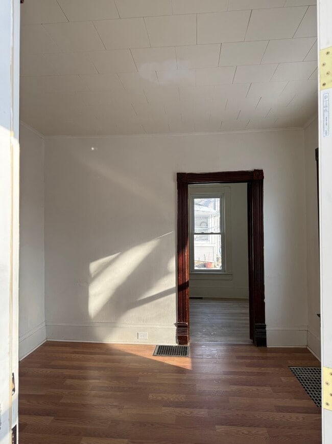 Building Photo - 308 E Argyle St