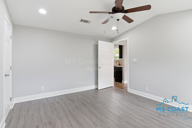 Building Photo - 4319 Lewis St