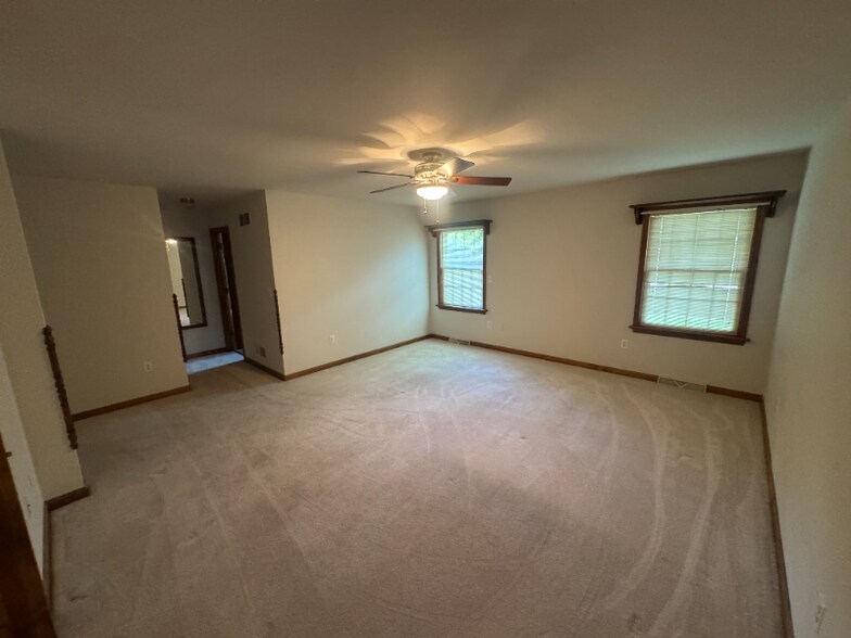 Building Photo - 970 Shank Rd