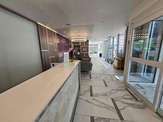 Building Photo - 8-12 Museum Way