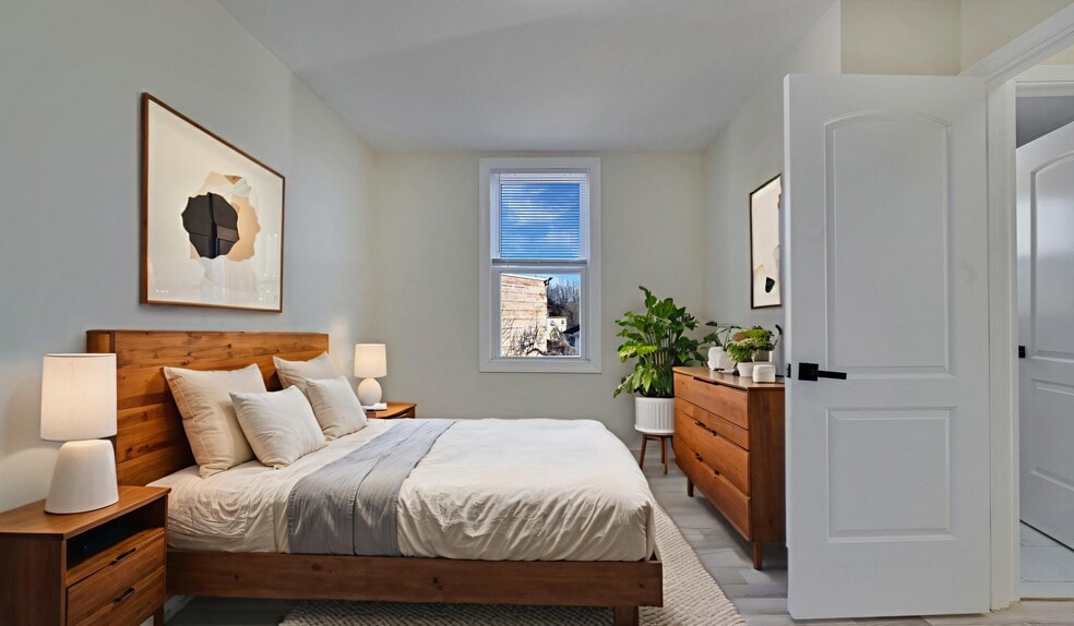 Building Photo - 5338 Jay St NE