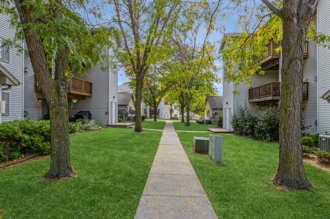 Building Photo - Updated 2 Bedroom with Garage and Off Street Parking Included!