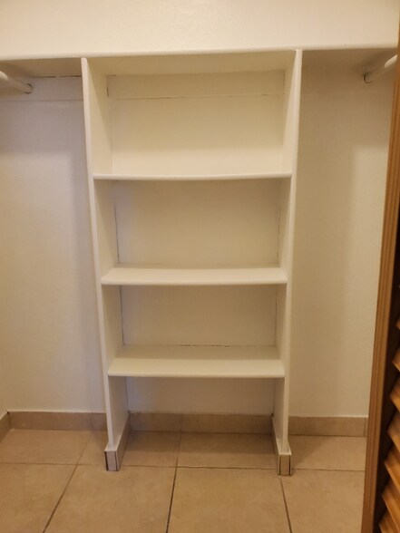 Building Photo - 1551 W 43rd Pl