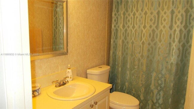 Building Photo - 3161 S Ocean Dr
