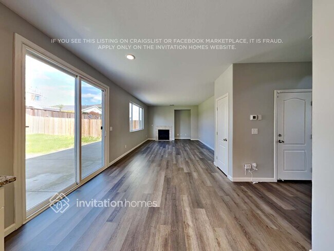 Building Photo - 2542 Huber Dr