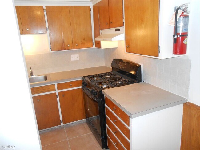 Building Photo - 1 br, 1 bath 4plex - 732 W Lincoln Ave 734...