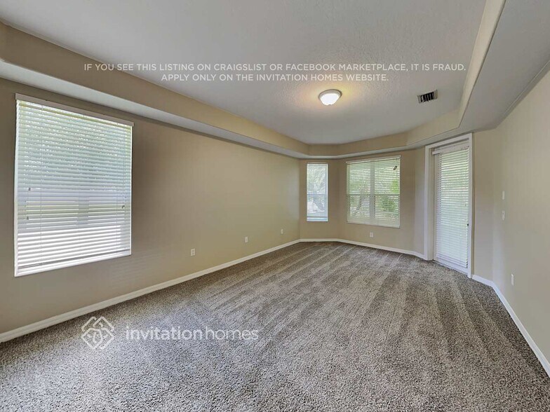 Building Photo - 12423 25th Ct E