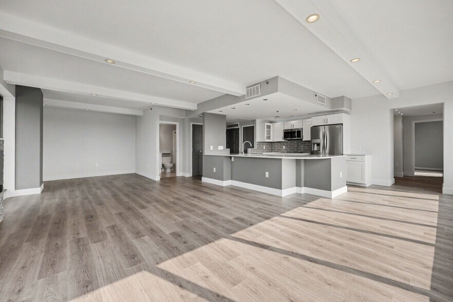 Building Photo - 148 Campau Cir NW