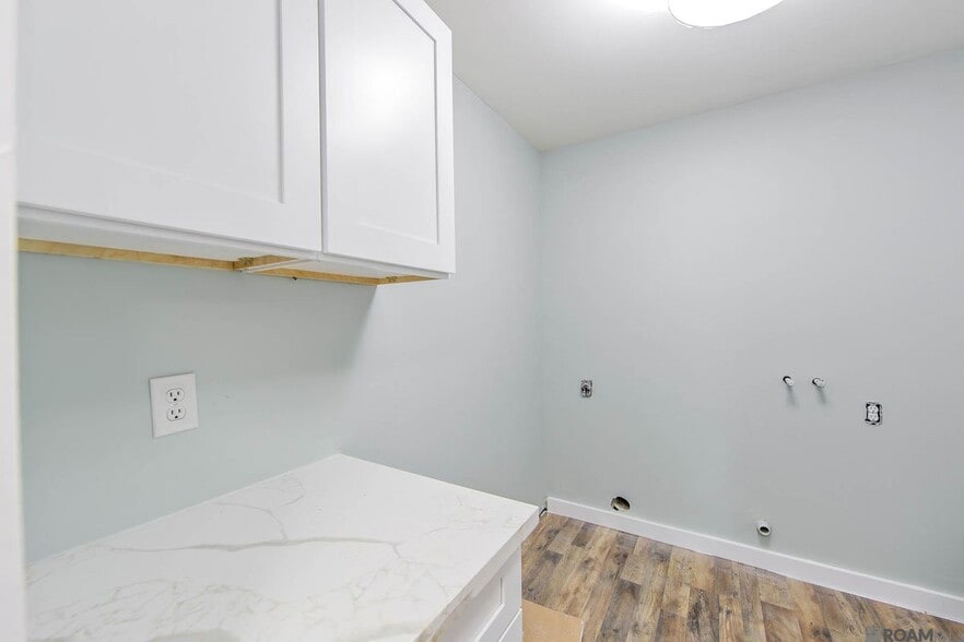 Building Photo - 10340 LA-1