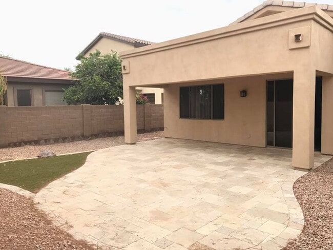 Building Photo - 3-bedroom in gated community w/community pool