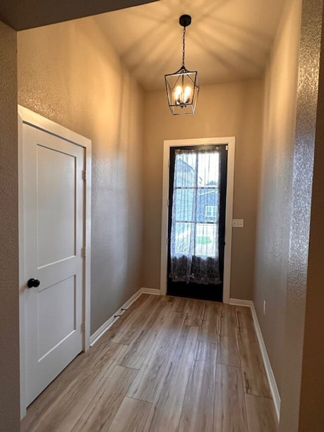 Building Photo - Beautiful home in Lorena ISD