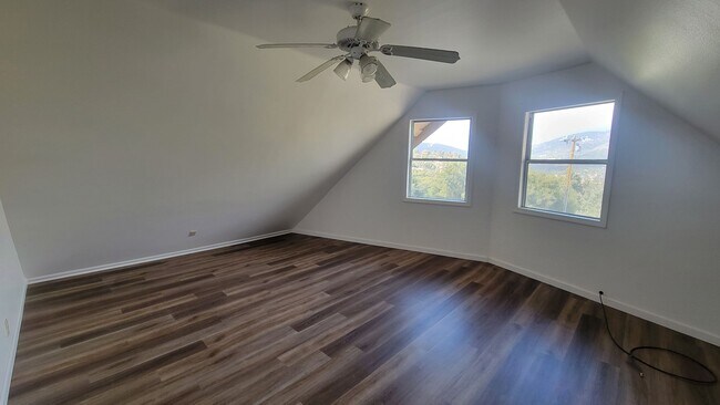 Building Photo - 2028 Linden Dr