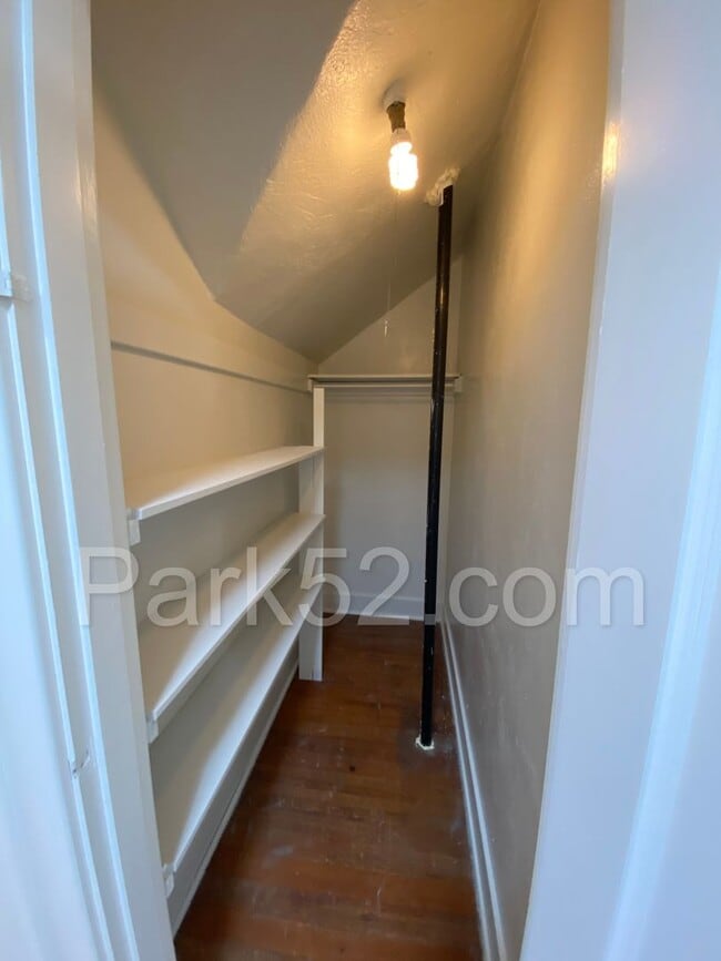 Building Photo - Beautiful 4 Bedroom in North Tacoma!