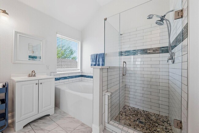 Building Photo - 4943 Sunset Ridge Dr
