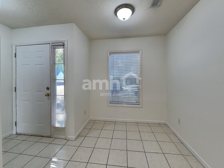 Building Photo - 101 Charlotte Ct