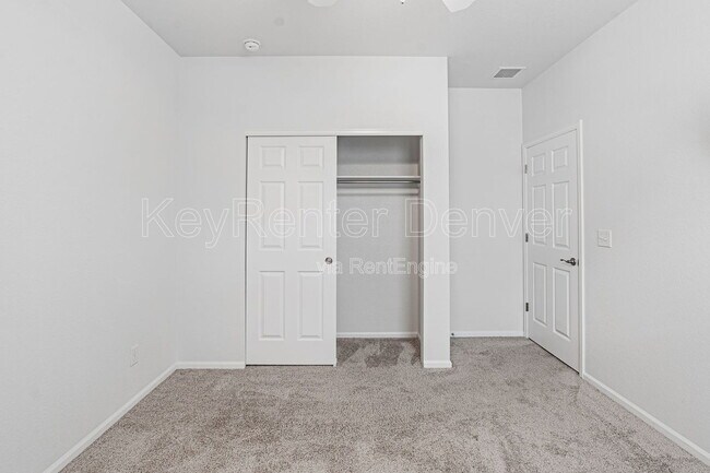 Building Photo - 6037 N Halifax Ct