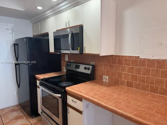 Building Photo - 5401 Collins Ave