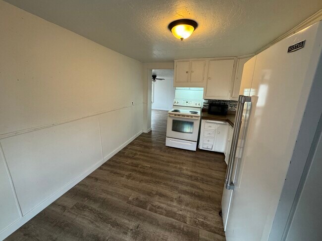Kitchen - 110 Elm St
