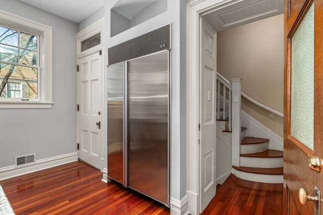 Building Photo - 5135 Ellsworth Ave