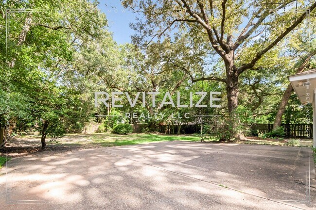 Building Photo - 2949 Cloverland Ct