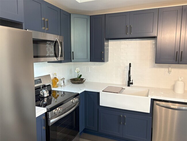 Building Photo - 111 Dunbar Estates Dr