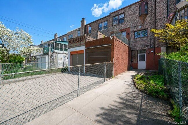 Building Photo - 47-32 188th St