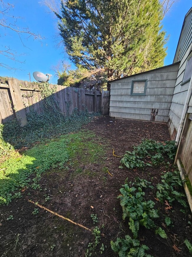 Building Photo - 1803001