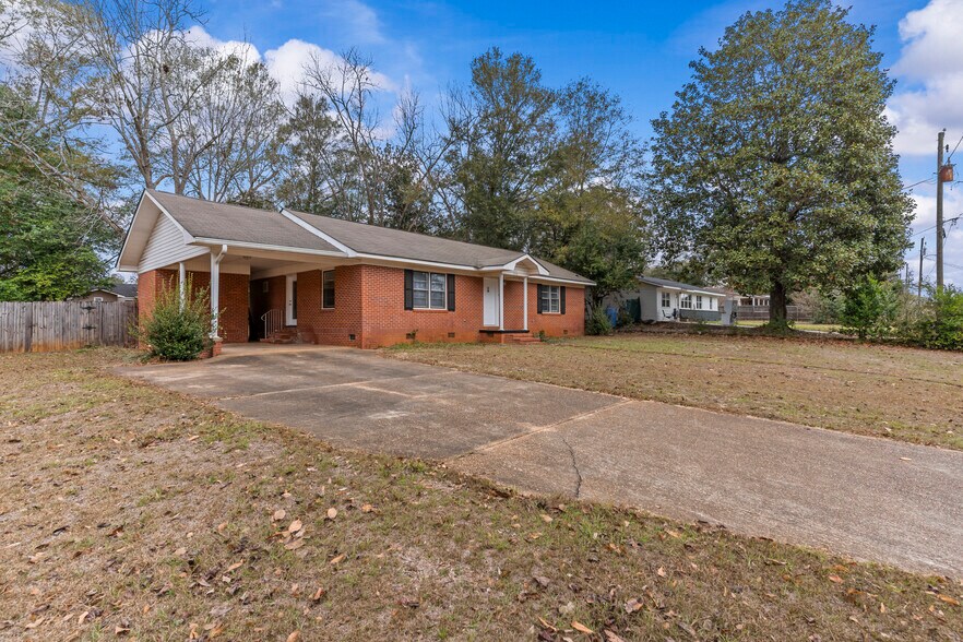 Building Photo - 110 Byrd St