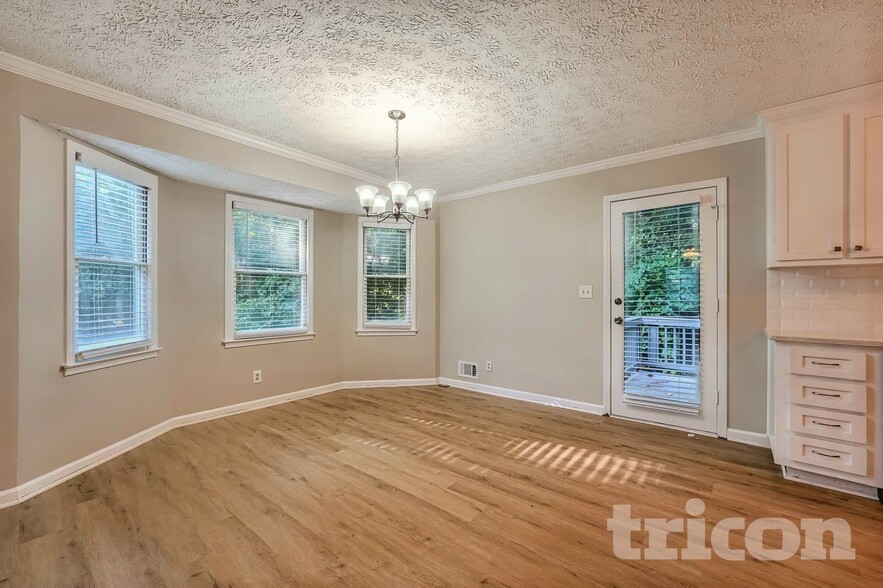 Building Photo - 2590 Mountain Brook Rd