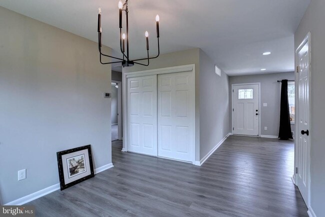 Building Photo - 513 Oak Grove Rd