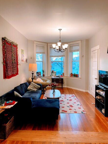 Building Photo - 3547 S Hermitage Ave