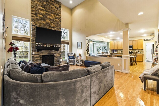 Building Photo - Located In Townsend Village