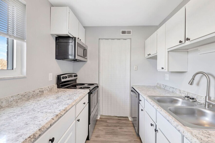 Interior Photo - The Flats at Sycamore Trails