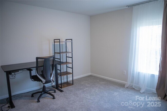 Building Photo - 13020 Lannister Dr
