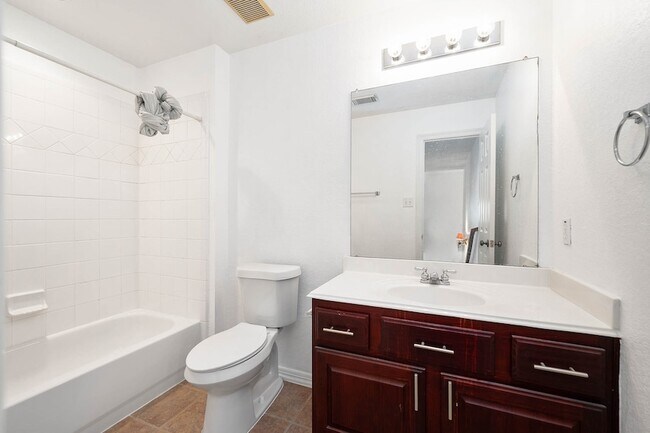 Building Photo - 15119 Shady Gate Ct