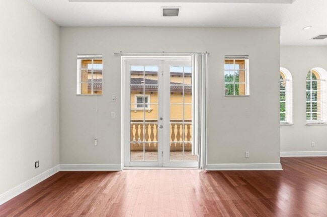 Building Photo - 210 NE 69th Cir