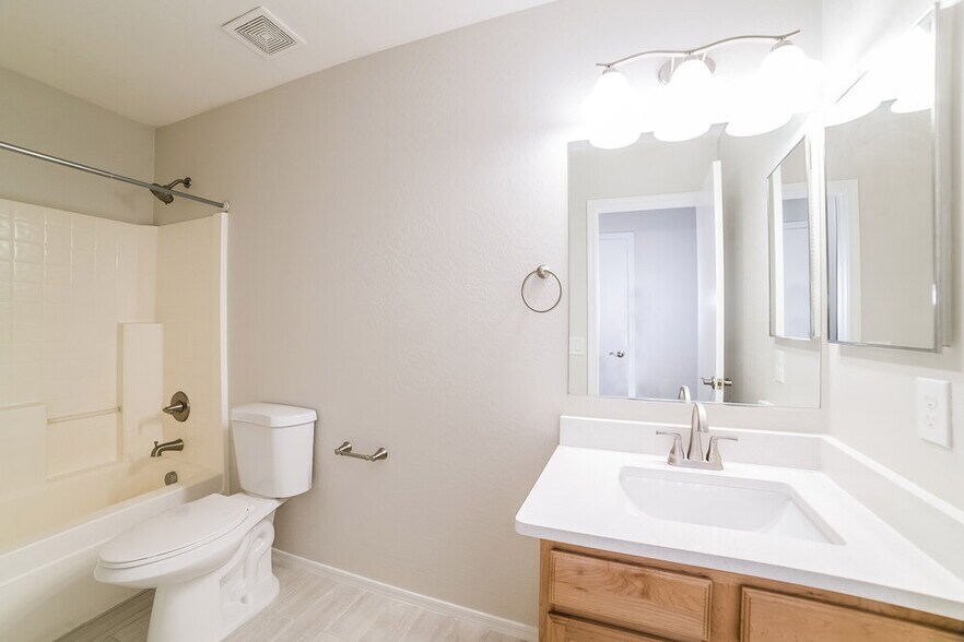 Building Photo - 6815 N 129th Dr
