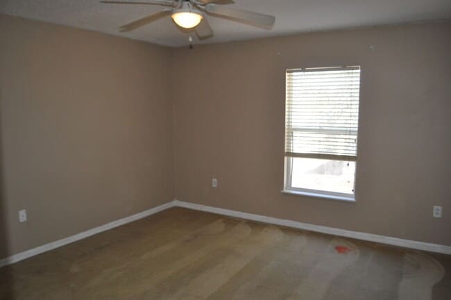 Building Photo - Nice 4 Bedroom 2.5 Bath 2 Car Garage Home ...