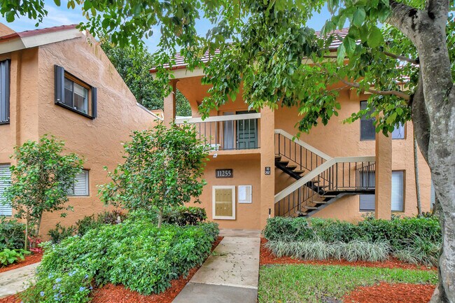 Building Photo - 11255 Green Lake Dr