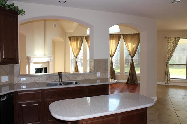 Building Photo - 7617 Menler Dr