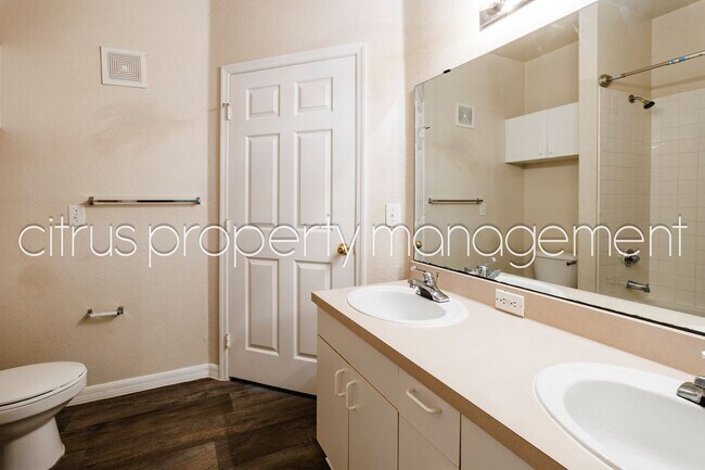 Building Photo - 2/2 Condo in Millenia Available Now