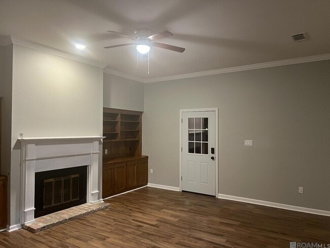 Building Photo - 1719 Tallwood Dr
