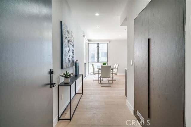 Building Photo - 1148 N Detroit St