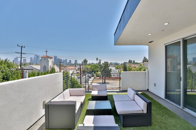 Building Photo - Gemini Townhomes