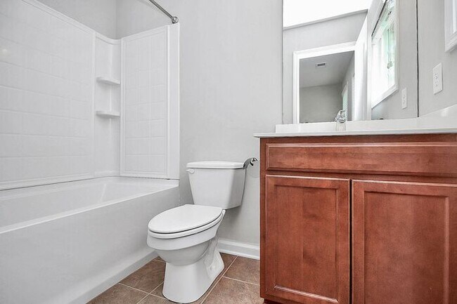 Building Photo - 2BD/2.5BA Townhome w/ ADDITIONAL LOFT in Market Street at Cedar Walk!