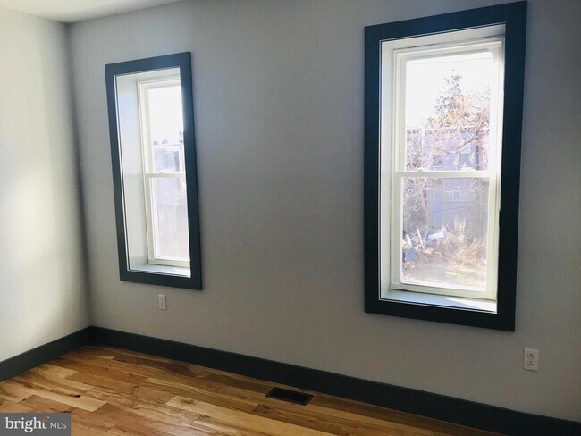 Building Photo - 1829 N Ringgold St