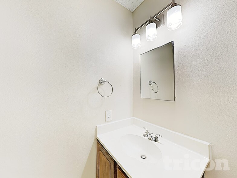 Building Photo - 8338 Morning Grove