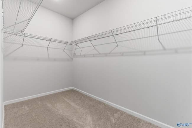 Building Photo - 15007 Greenleaf Dr