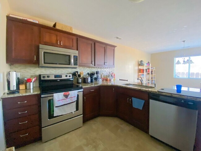 Building Photo - Italian Estates Property Management